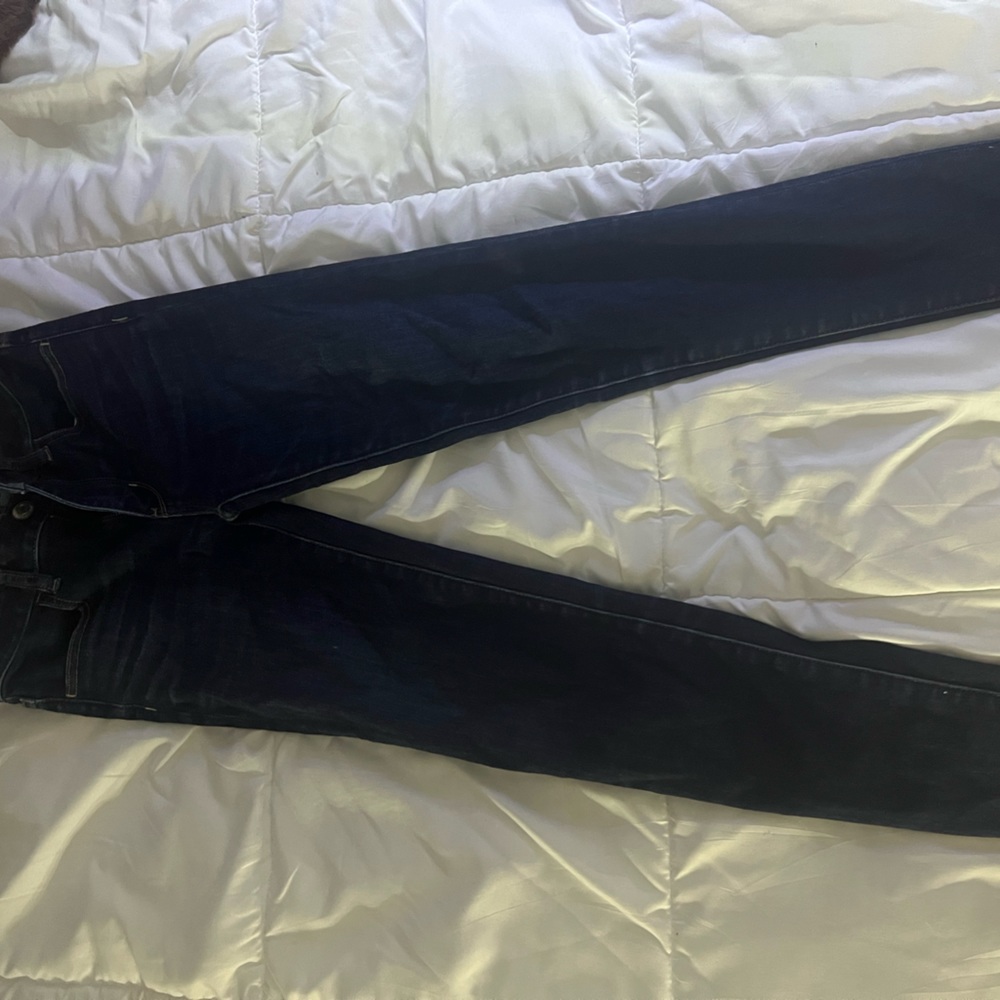 Dark wash American eagle jeans.